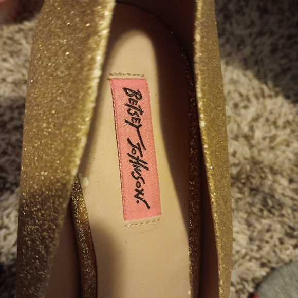 Betsy Johnson gold heels - Picture 2 of 3
